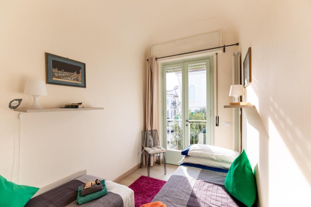 Foscolo Apartment เวียเรจโจ ภายนอก รูปภาพ