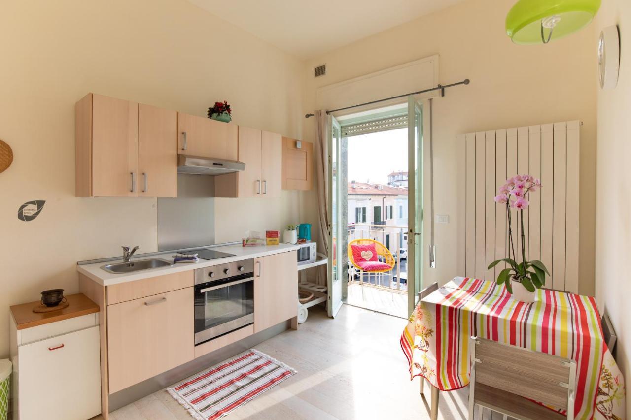 Foscolo Apartment เวียเรจโจ ภายนอก รูปภาพ